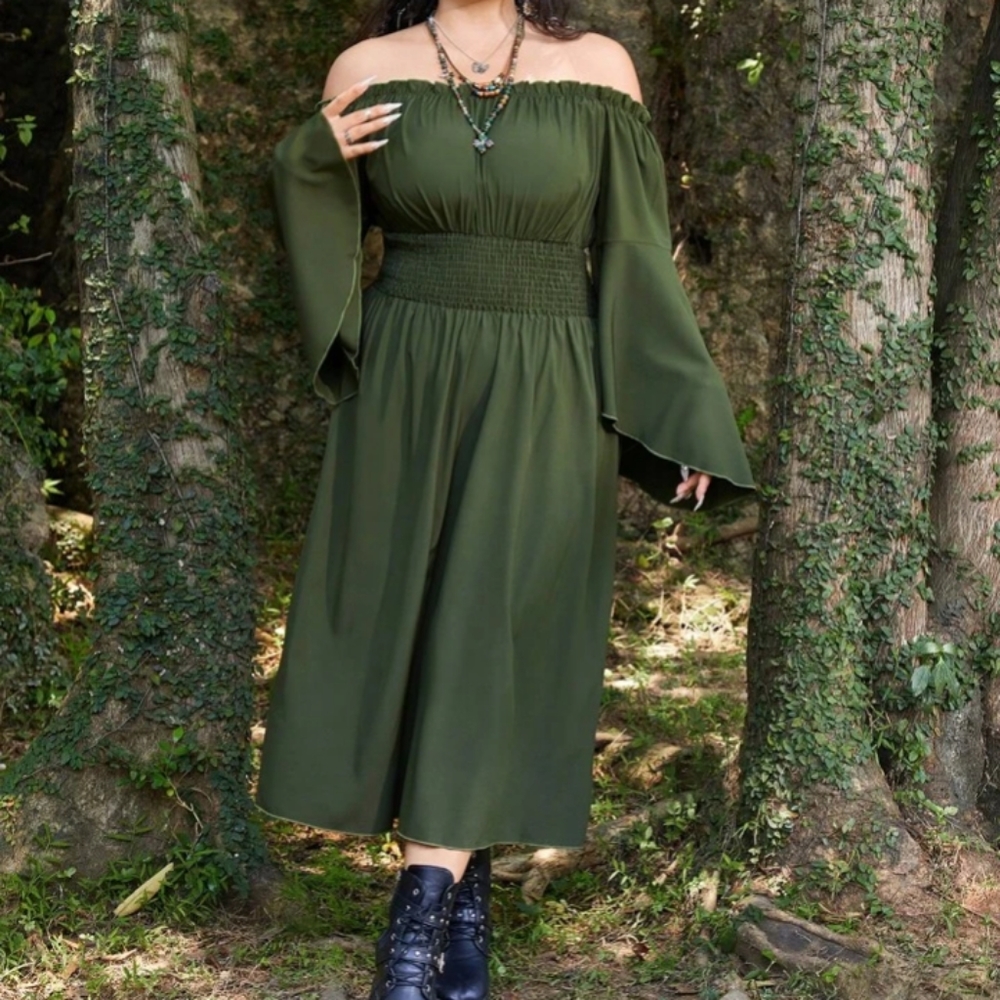 Green plus size dress.